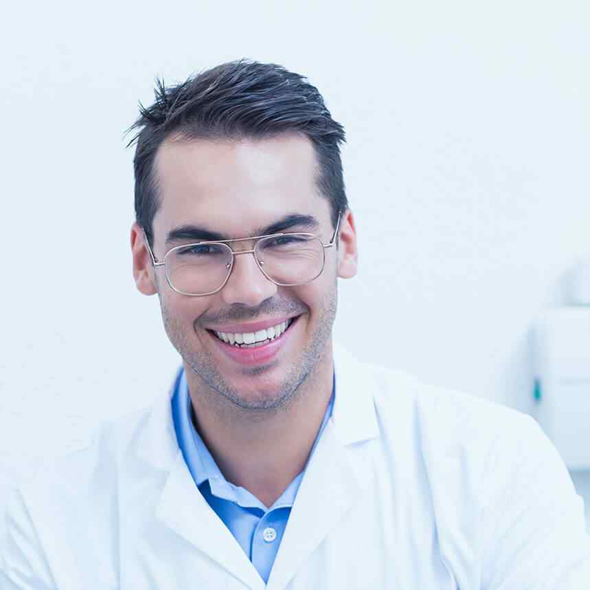 https://dentanatura.hu/wp-content/uploads/2020/02/doctor-03.jpg
